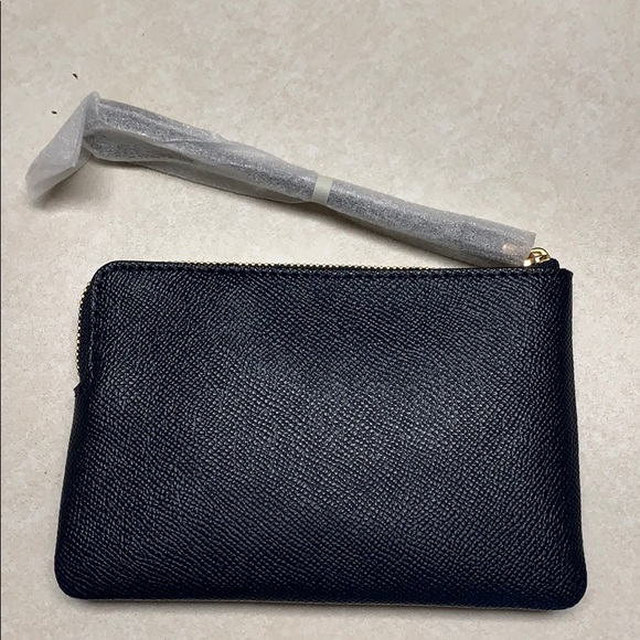 Coach corner wristlet - Picture 2 of 9